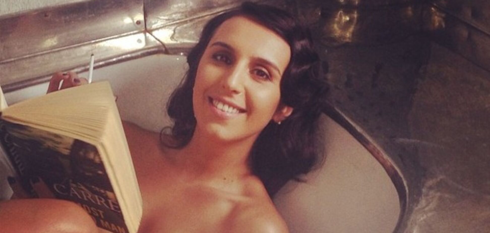 Джамала снялась полуобнаженной в ванне для ELLE