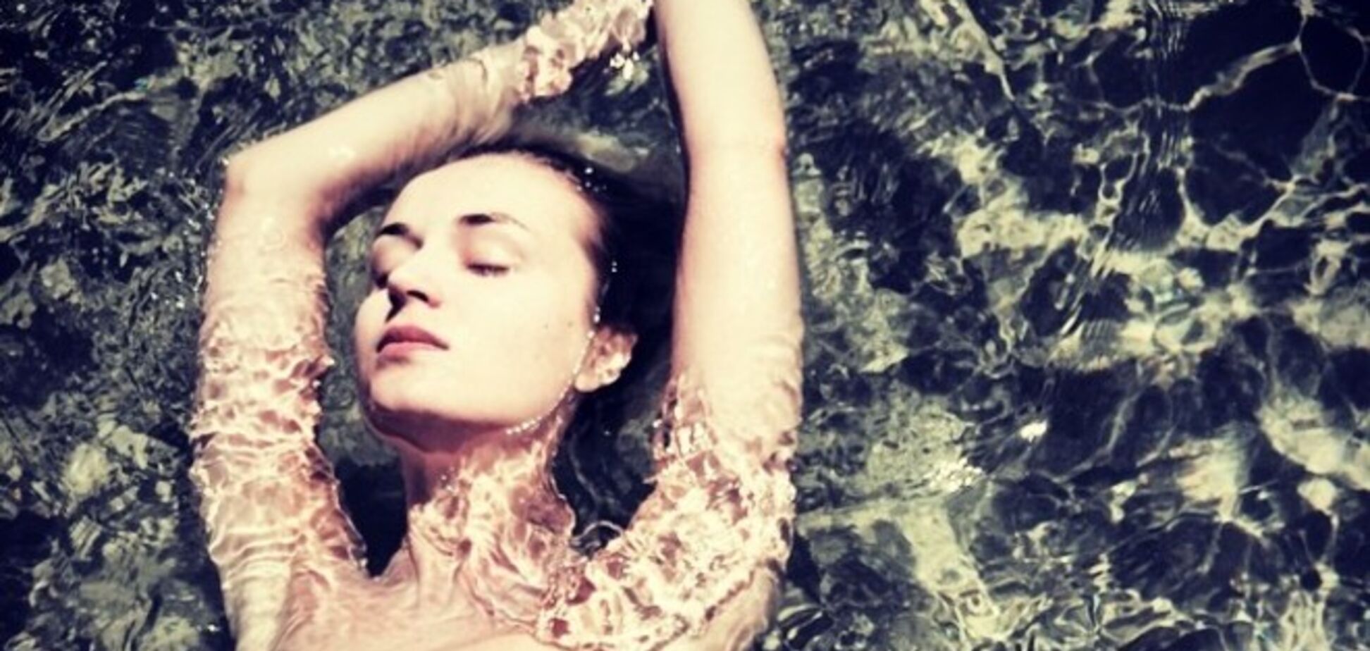 Полина Гагарина отдохнула в Греции с сыном