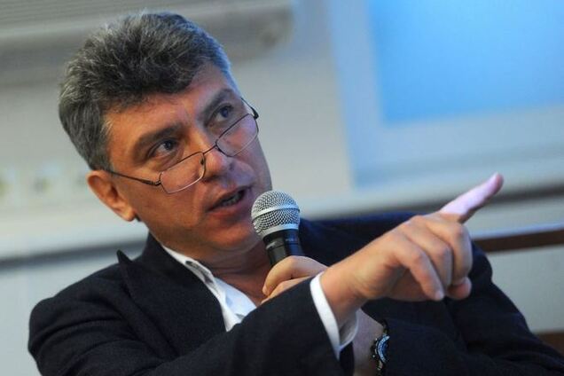 Немцов попросил Порошенко заступиться за московских 'вандалов'