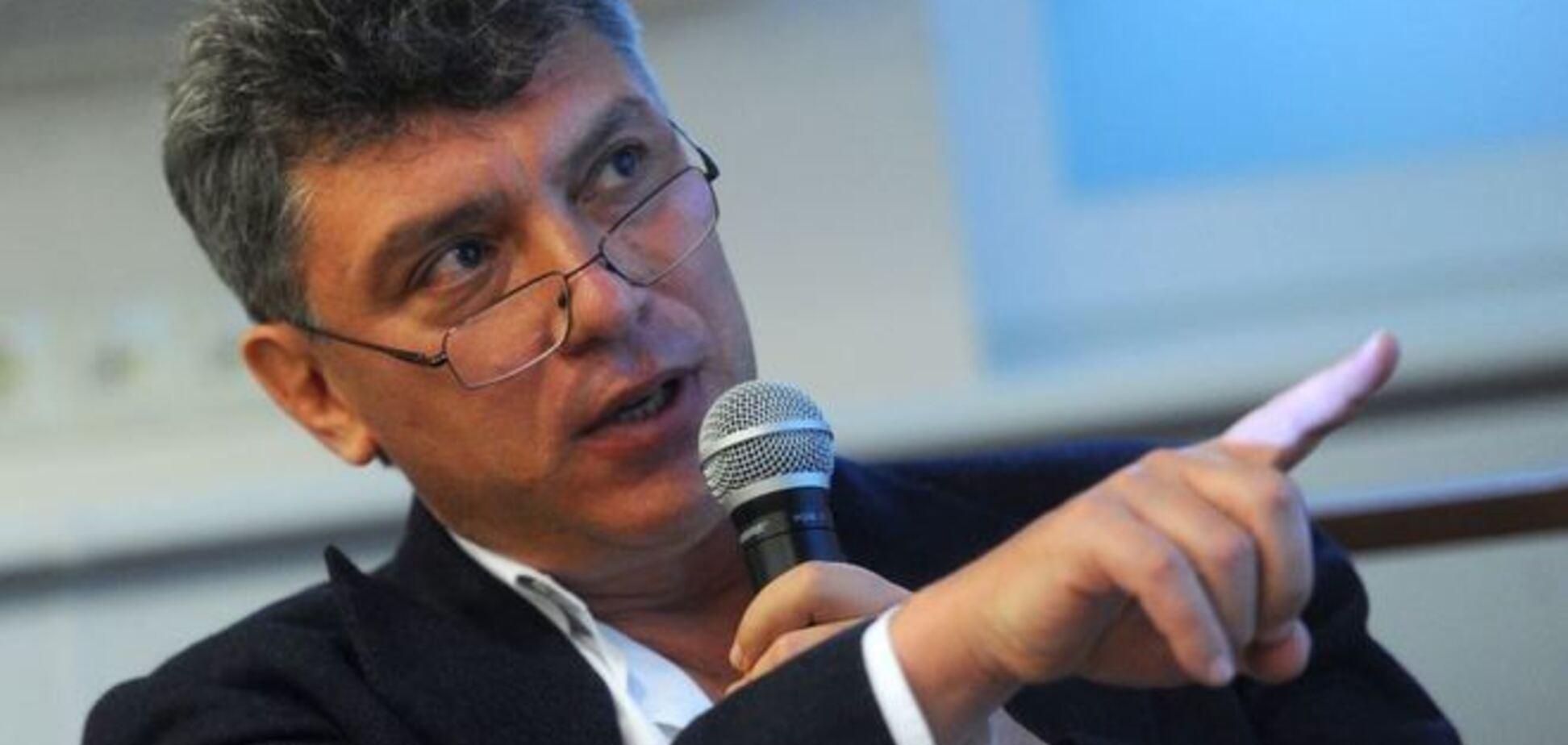 Немцов попросил Порошенко заступиться за московских 'вандалов'