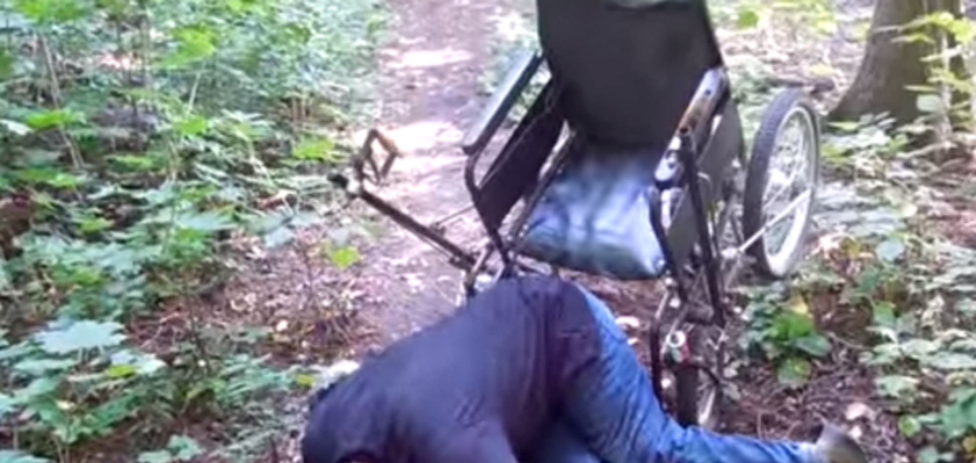 Украинец встал с инвалидного кресла, чтобы поклониться воинам АТО