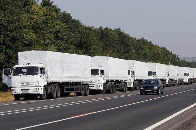 В сторону Украины едет еще 90 непроверенных грузовиков гуманитарного конвоя РФ