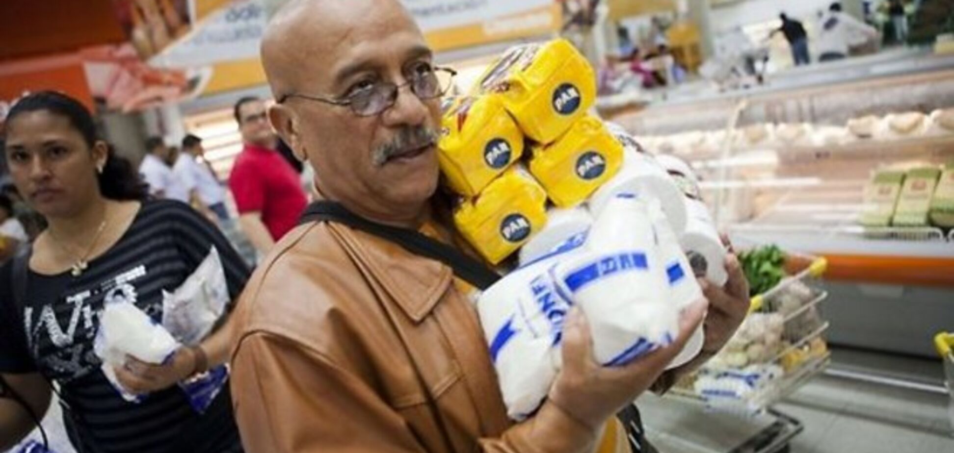 У Венесуелі вирішили продавати продукти за відбитками пальців