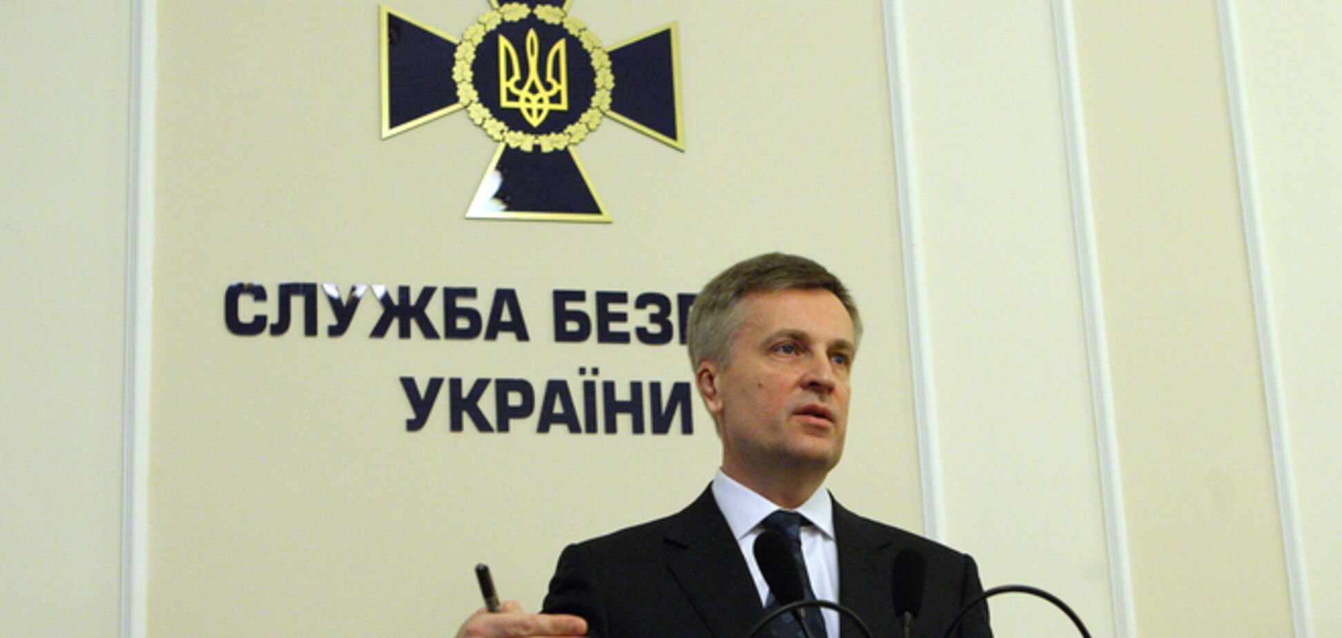 Наливайченко заявил, что Россия направила груз и машины 'гумконвоя' для боевиков