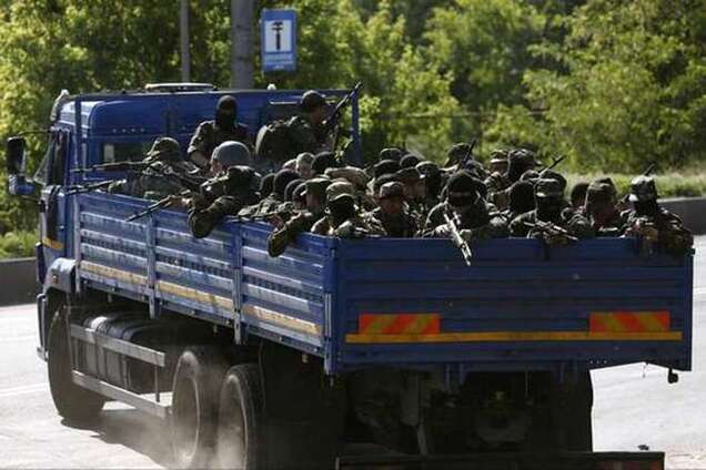 Бойцы Нацгвардии уничтожили три КамАЗа с террористами и боеприпасами