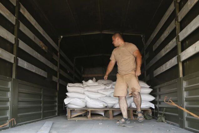 На Луганщине начали распродавать российскую 'гуманитарку': 10 грн за пачку соли