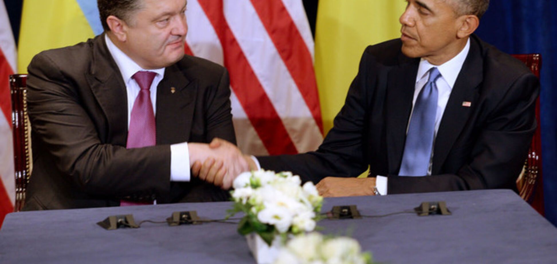 Обама в День Независимости Украины напомнил Порошенко, что США всегда рядом