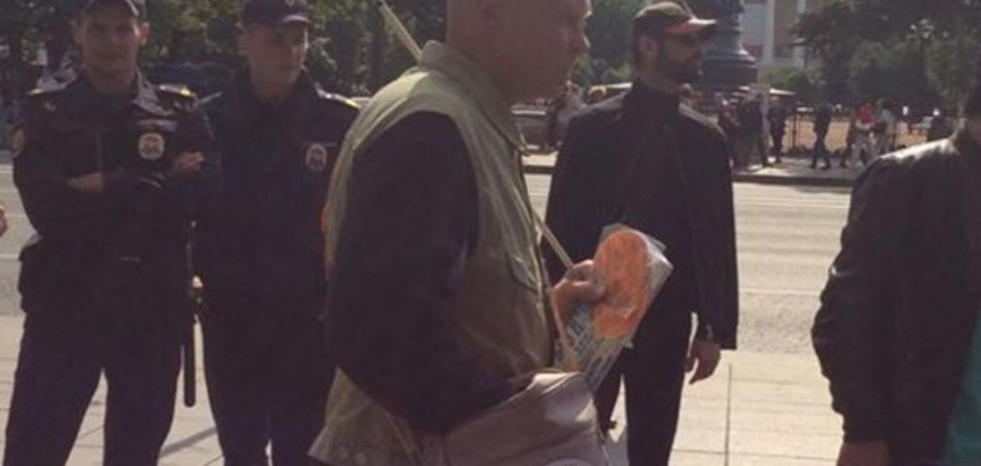 В Петербурге люди с георгиевскими лентами избили участников акции в поддержку Украины