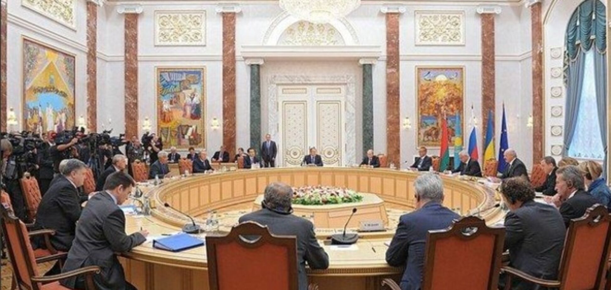 Порошенко предложил Путину 'сохранив лицо' выйти из конфликта