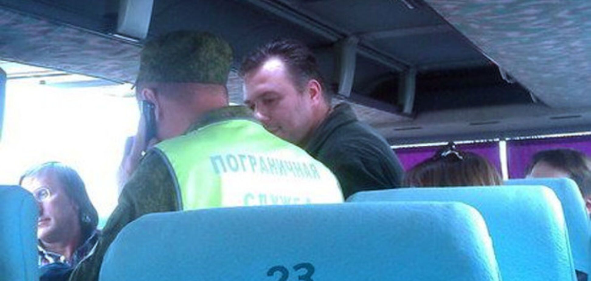 На белорусско-российской границе задержали мужчину за майку с надписью 'Stop Putin'