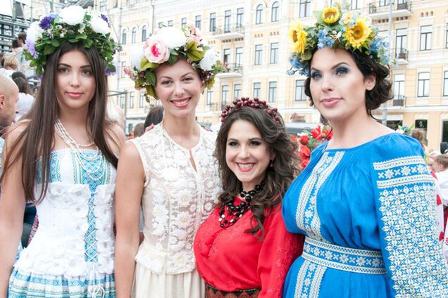 Самые красивые наряды всеукраинского парада вышиванок