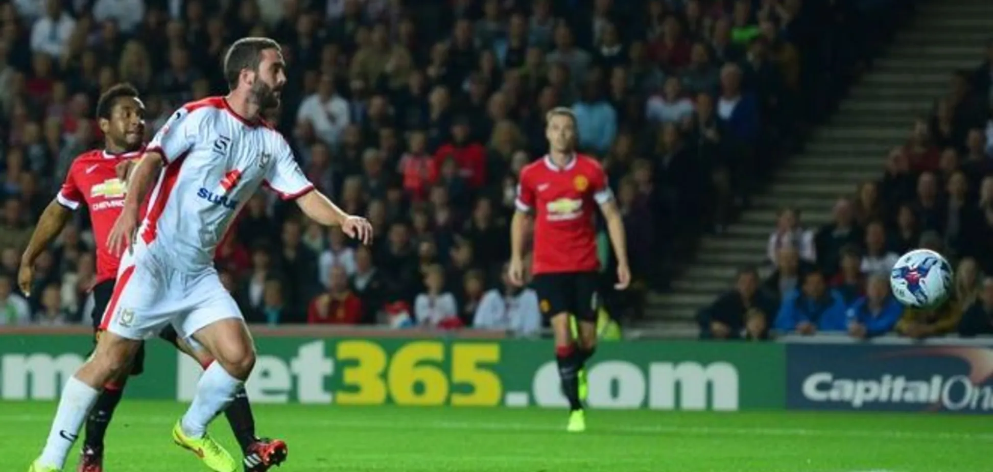 МЮ сенсационно разгромно проиграл в Кубке Лиги