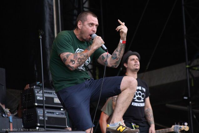 Ляпис Трубецкой ждет, когда Путин 'получит по хитрому *балу'