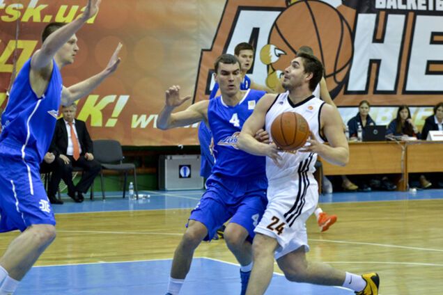 'Азовмаш', 'Донецк' и 'Кривбасс' не стартуют в Суперлиге Украины