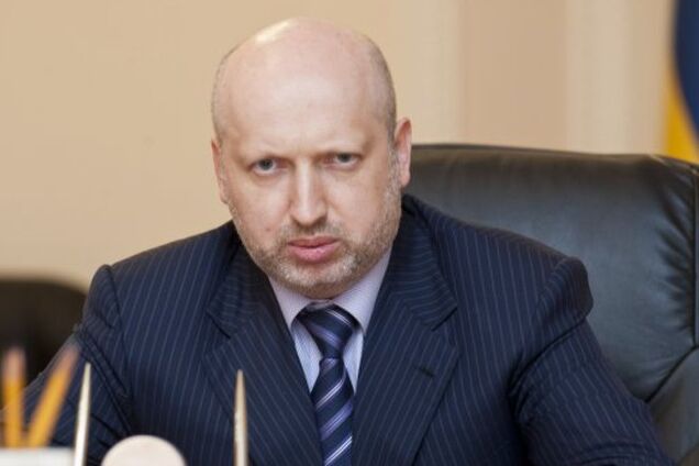 Турчинов требует созвать заседание военного совета в связи с вторжением войск РФ - источник