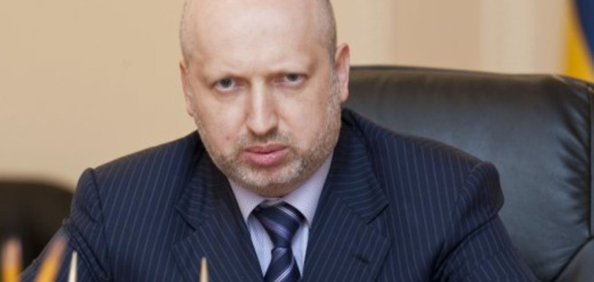 Турчинов требует созвать заседание военного совета в связи с вторжением войск РФ - источник