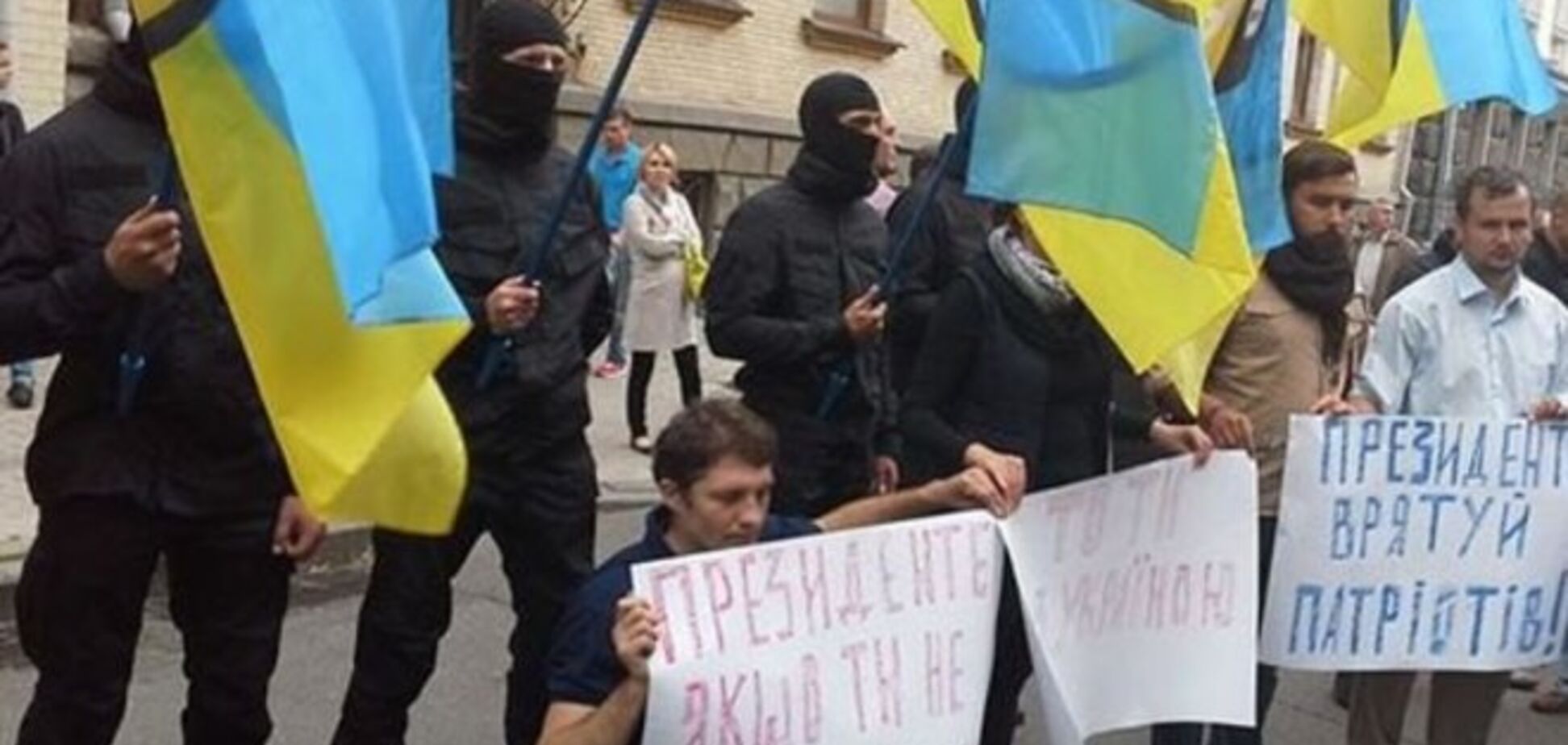 Под АП требуют отправить в Иловайск подкрепление и уволить Гелетея