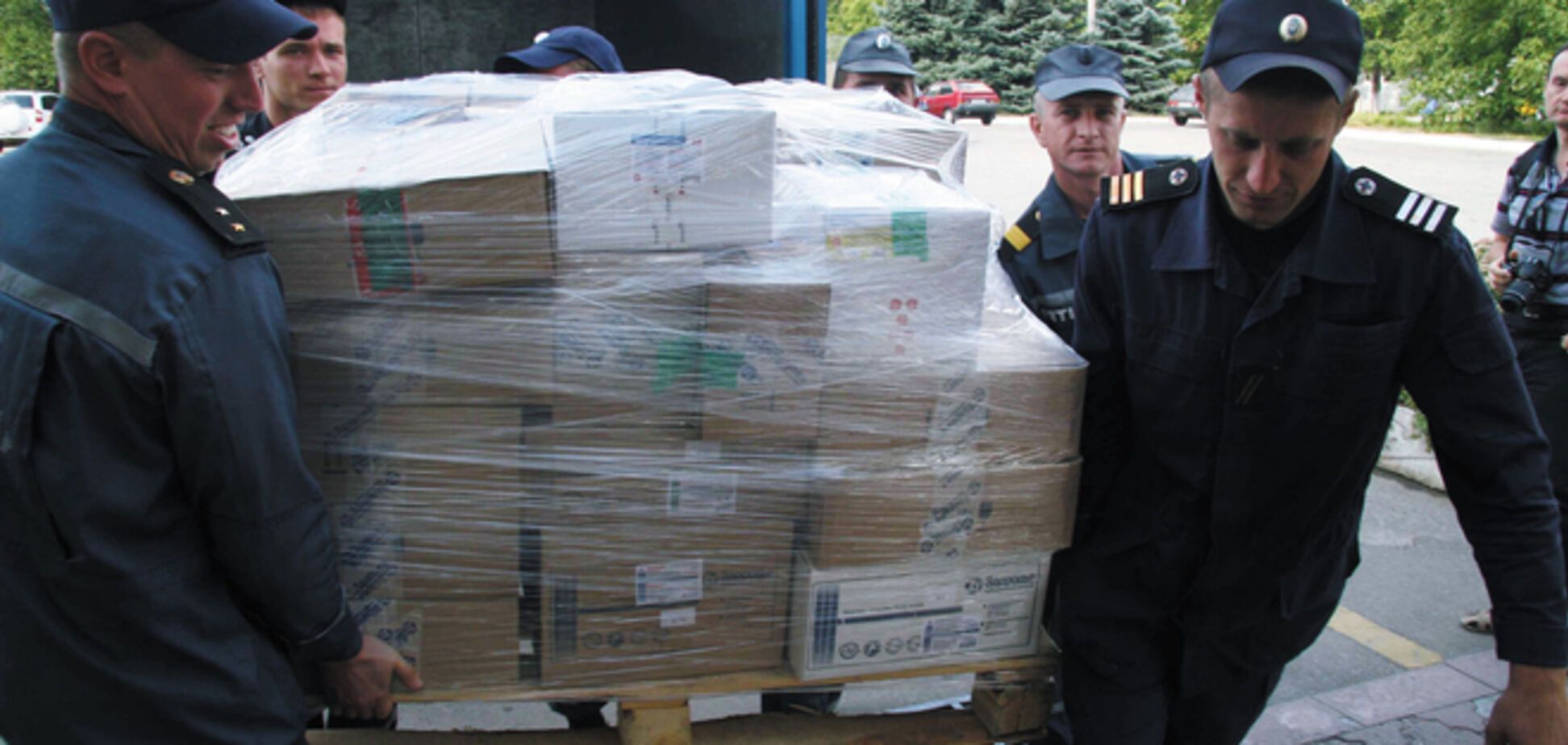 Фармкомпания 'Здоровье' передала ГосЧС партию медикаментов для АТО