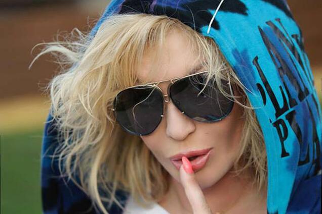 Билык ездит к раненным военным, чтобы поднимать им настроение