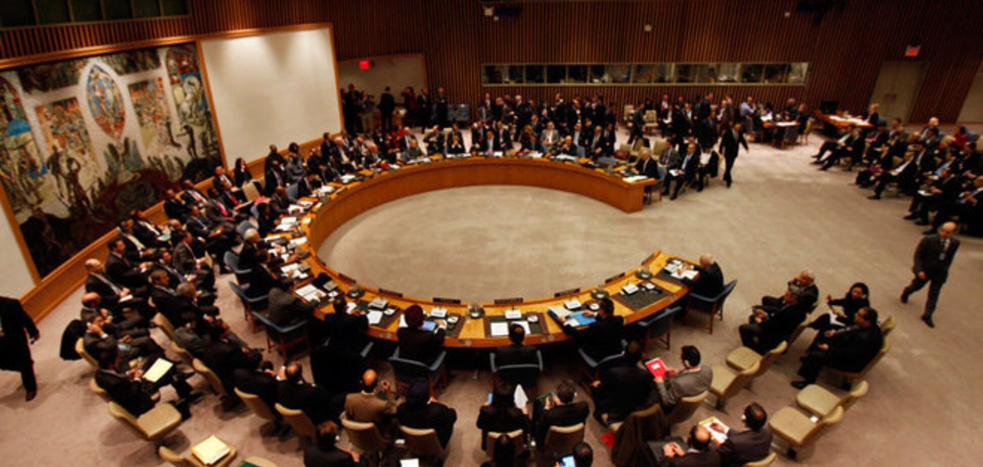 Рада Безпеки ООН почала екстрене засідання через введення військ РФ в Україну. Пряма трансляція