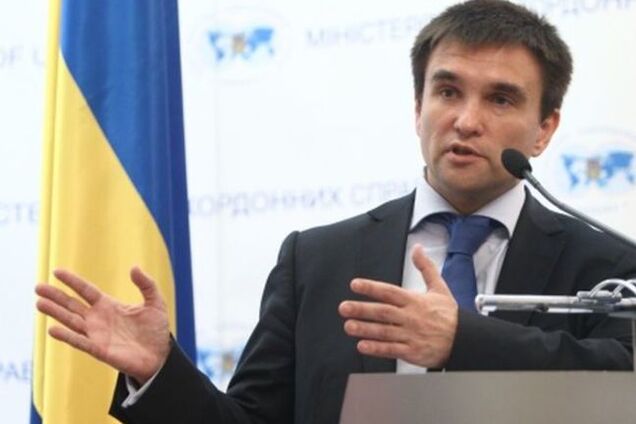 МИД Украины советует Западу перейти 'от слов к действиям' и ужесточить меры против России