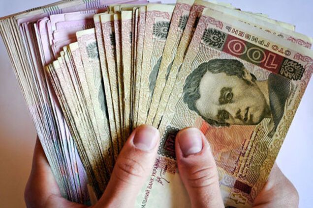 Заработная плата за июль 2014 года упала на 30% по сравнению с 2013 годом