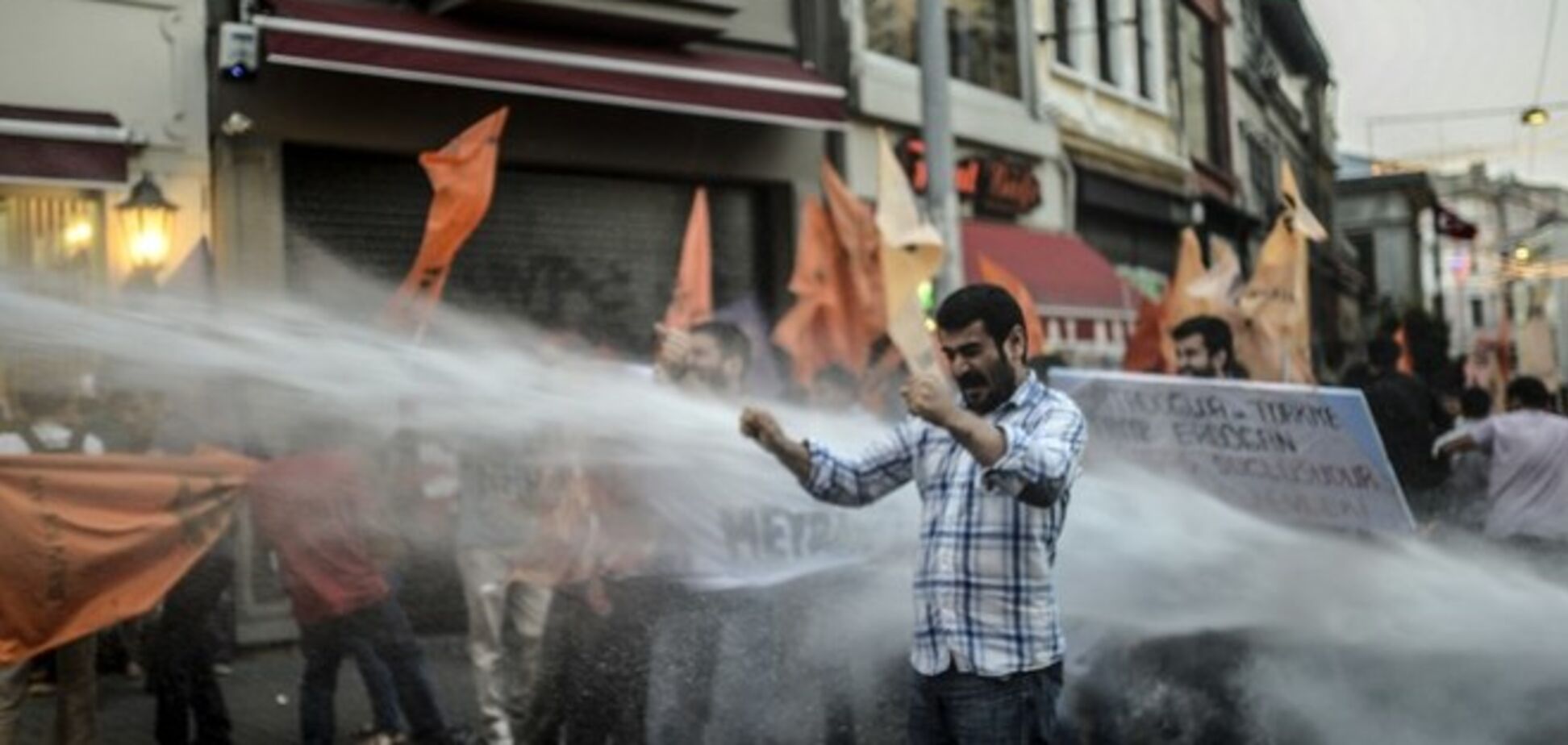 Во время присяги Эрдогана разогнали демонстрантов