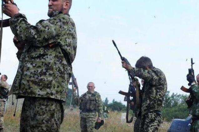 Журналисту CNN удалось заснять массовые похороны террористов