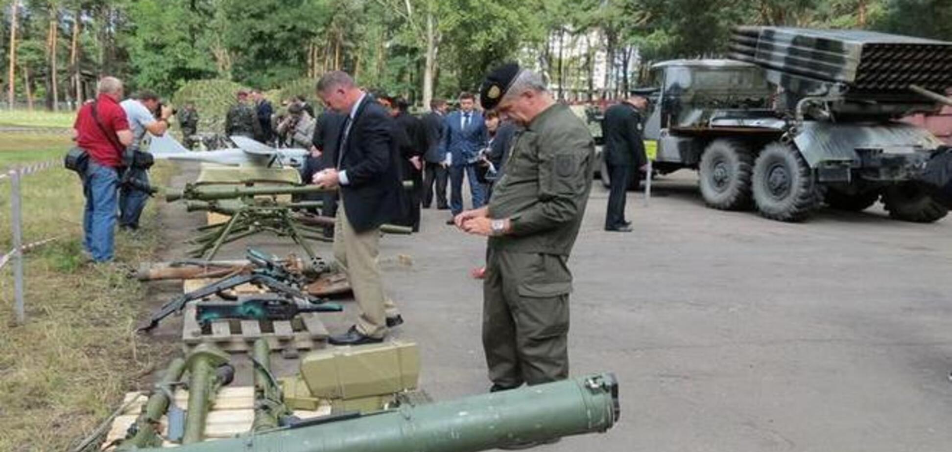 Минобороны показало ОБСЕ и военным атташе захваченную российскую технику