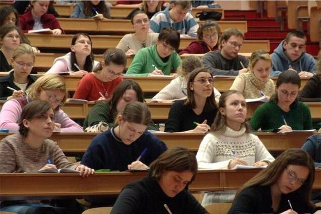 На Донбассе учебный год для студентов начнется 1 октября