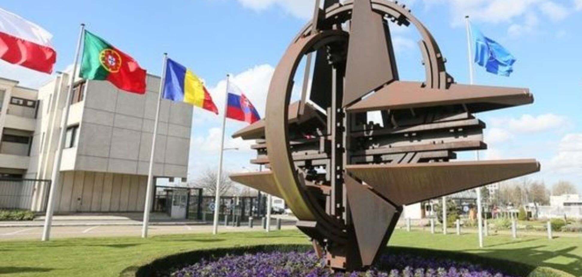 Рада НАТО проводить позапланове засідання щодо ситуації в Україні