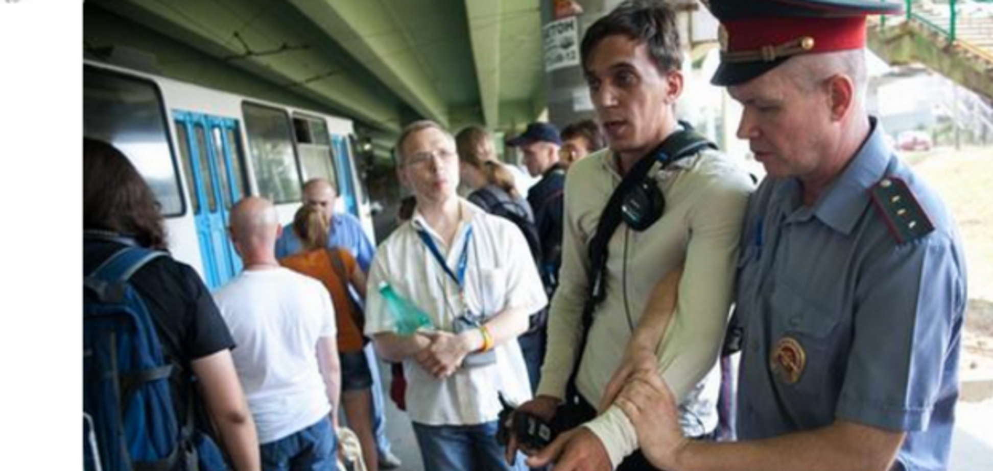 Российские активисты и журналисты задержаны и избиты за попытку прогуляться у дач чиновников РФ