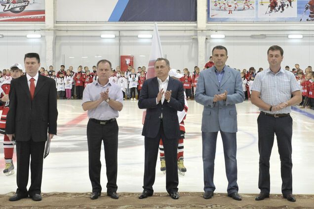 ДЮСШ хоккейного клуба 'Донбасс' открыла двери для детей из Славянска, Краматорска и Константиновки