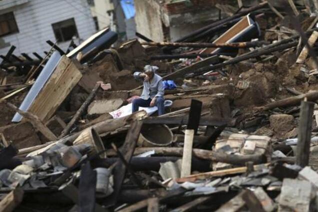 Число жертв землетрусу в Китаї досягла 398 осіб