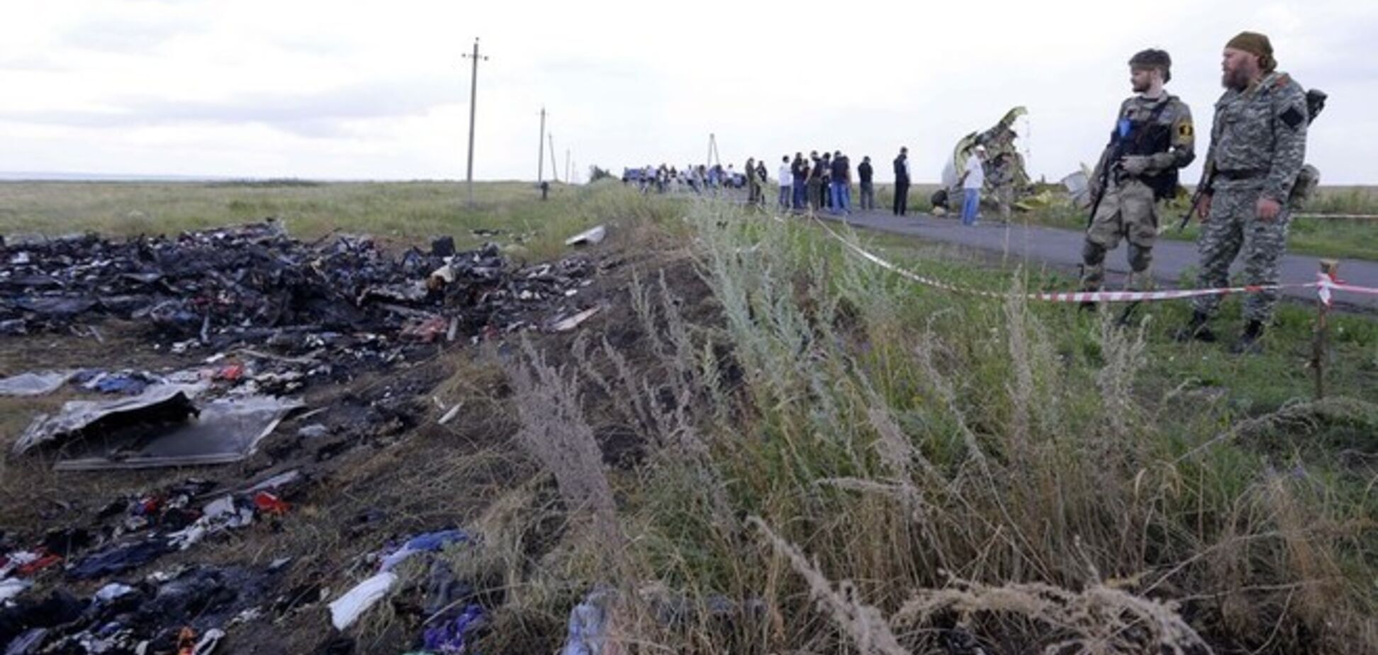Личные вещи пассажиров сбитого 'Боинга' отправили в Нидерланды