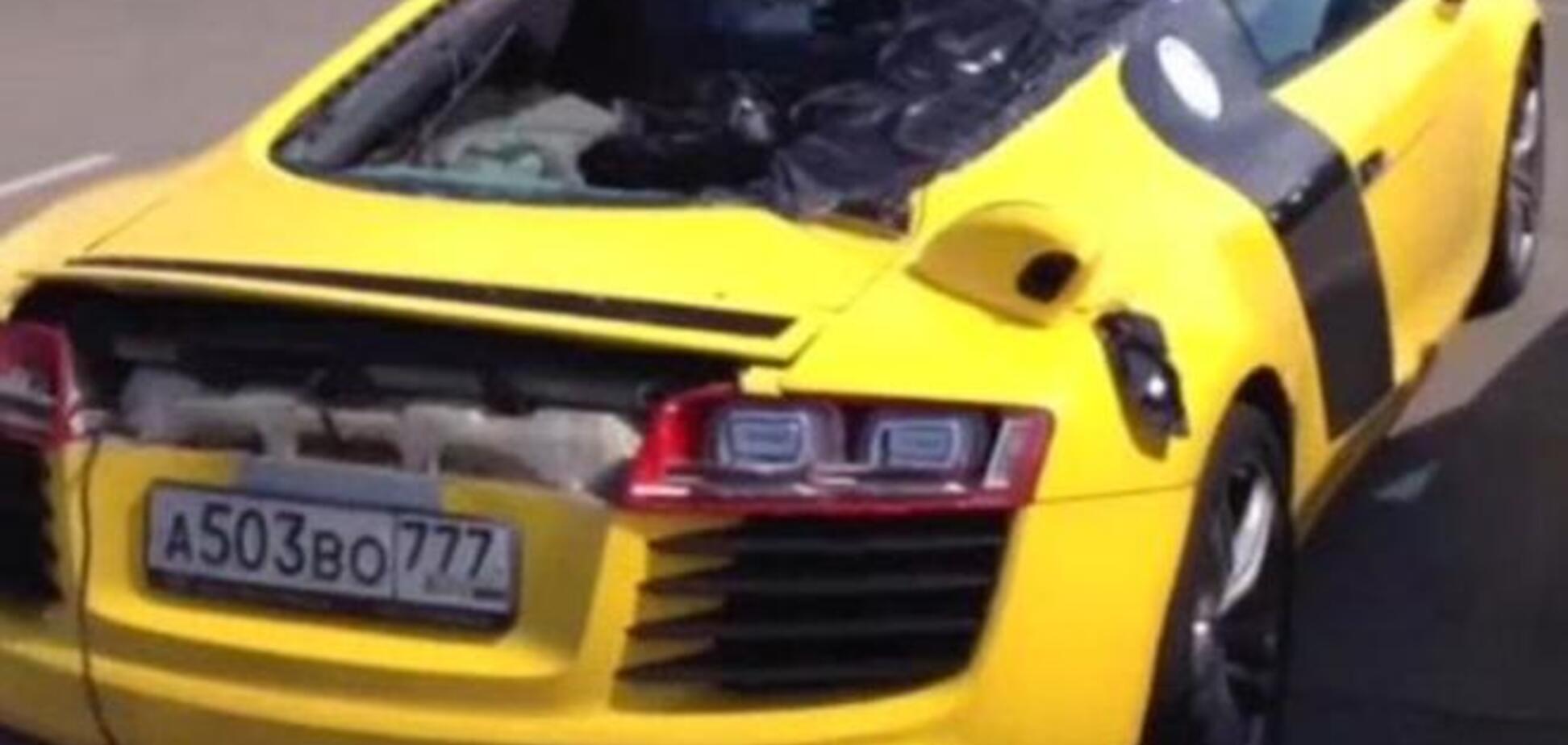 В России мужчина с мачете разгромил пять машин