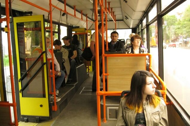 В Симферополе путинистку выгнали из троллейбуса: Путин с вами еще разберется!