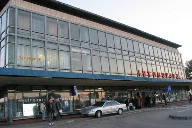 Утром в Киеве минировали Московскую площадь