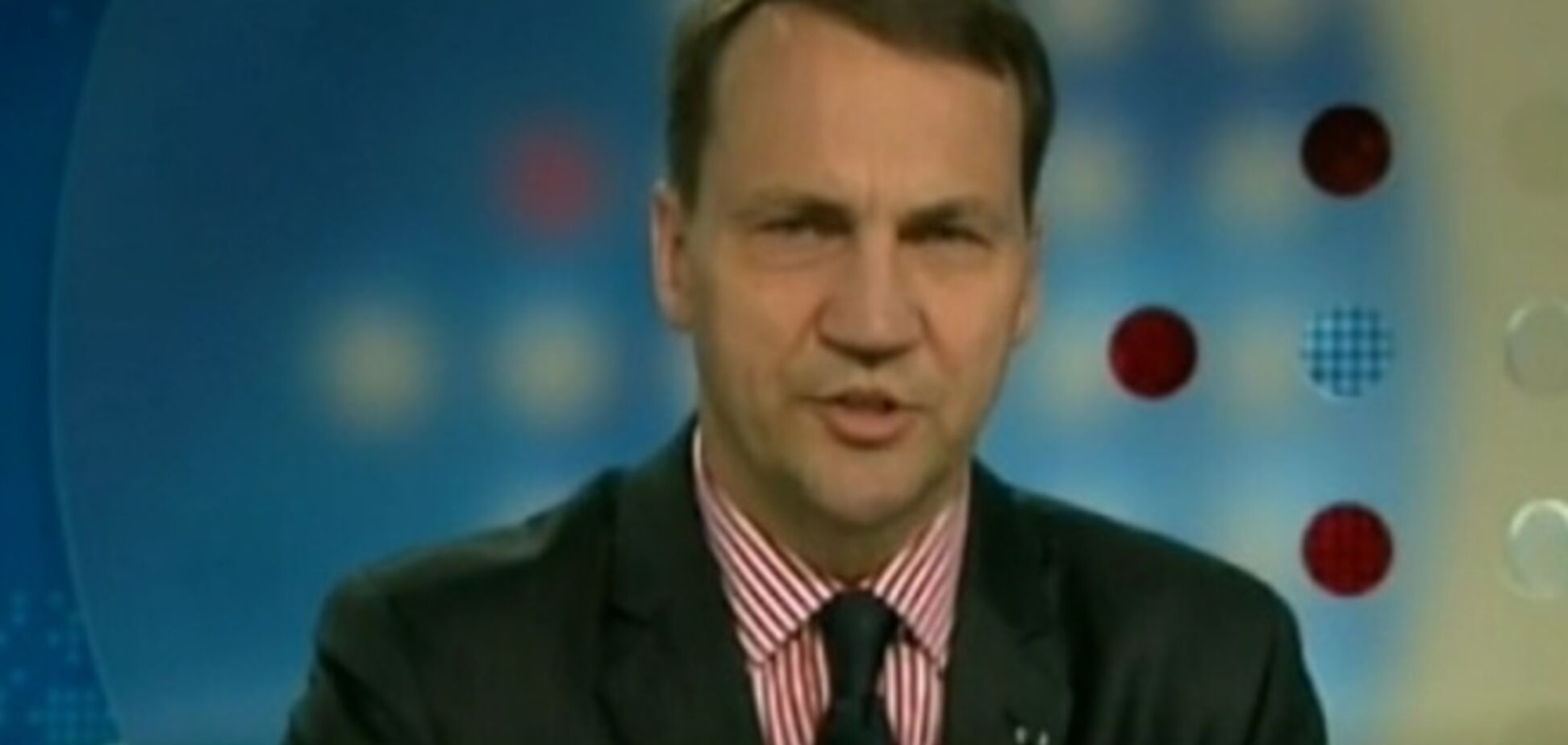 Сикорский: мы 'из кожи вон лезли', но Путин не хочет быть с Западом