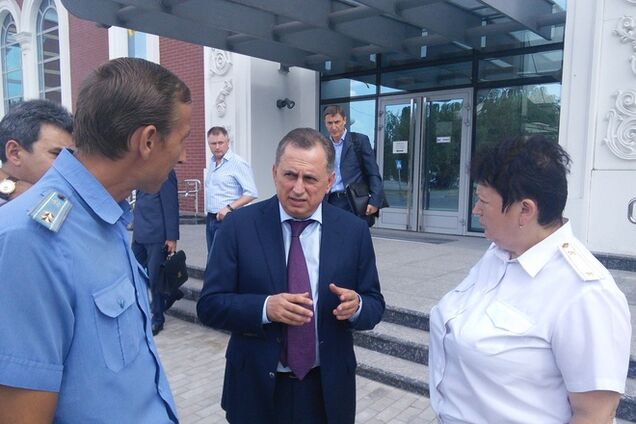 Колесников организует помощь пострадавшим городам Донбасса