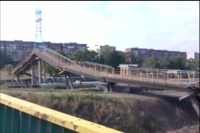 У Горлівці терористи підірвали пішохідний міст і пригрозили зруйнувати автомобільний