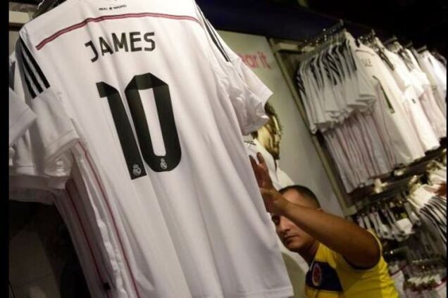 Adidas опроверг информацию о рекордных продажах футболок 'Реала'