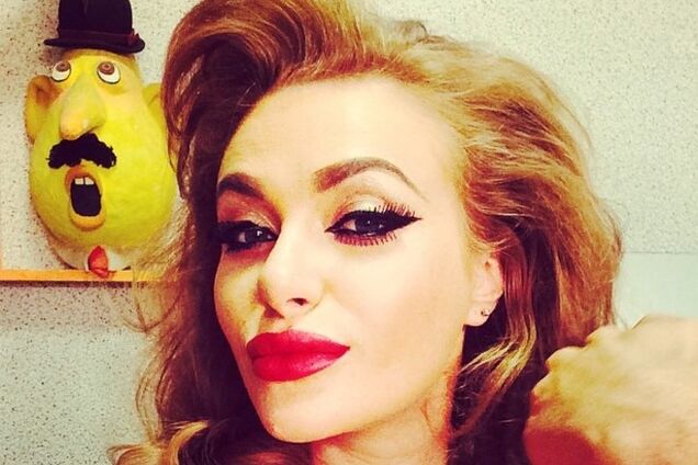 Слава из 'НеАнгелов' даже собаку нарядила в вышиванку