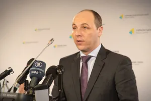 Порошенко уволил Парубия с должности главы СНБО