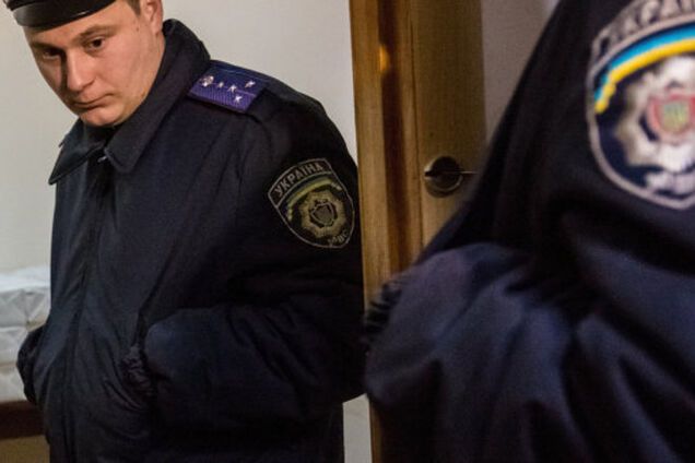 Более 300 милиционеров привлекут к уголовной ответственности за сотрудничество с террористами