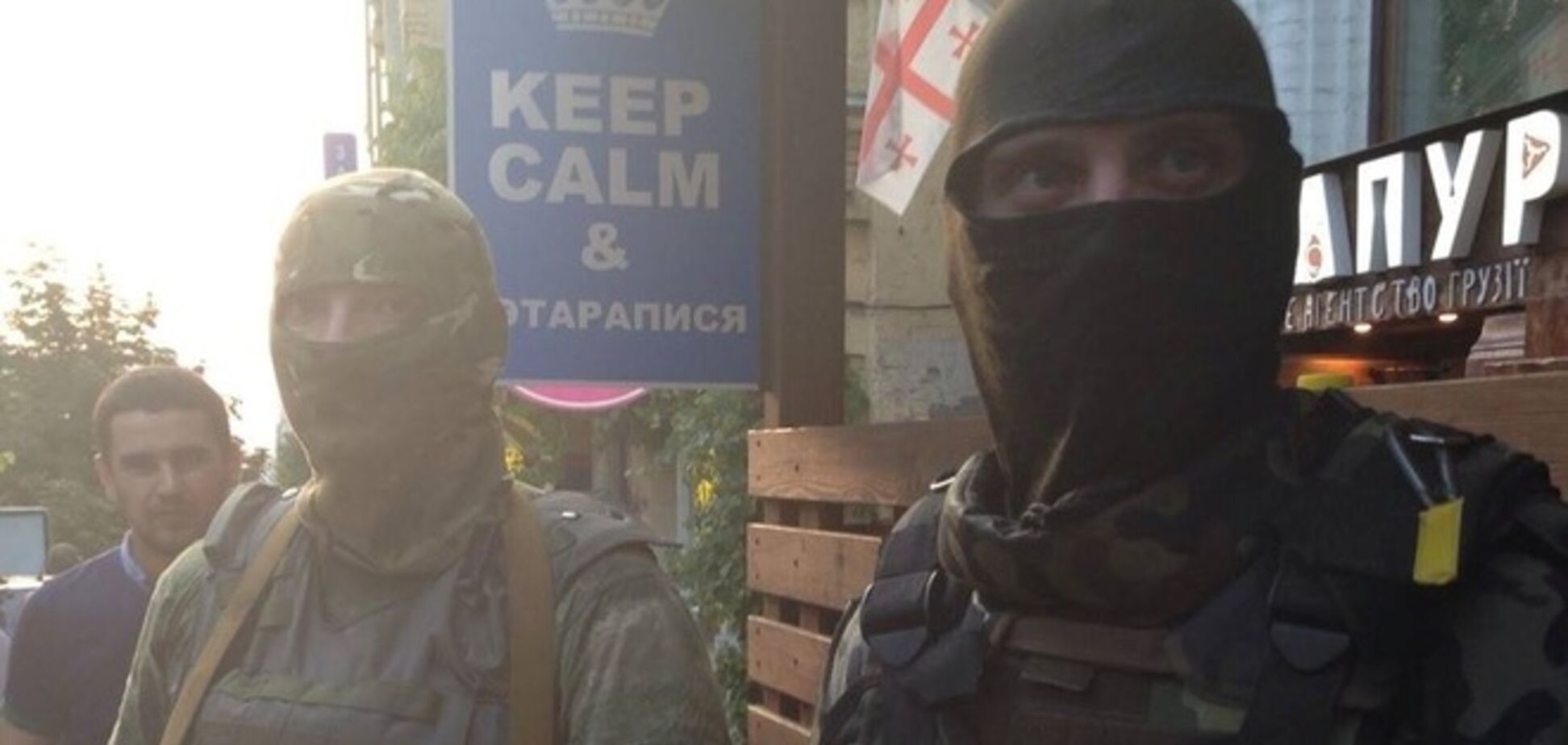 Атаковавших киевский ресторан майдановцев арестовали на 2 месяца