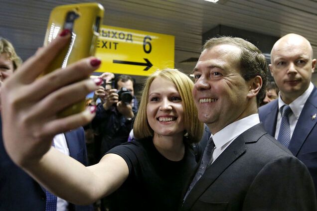 Медведев запретил россиянам свободно пользоваться Wi-fi в общественных местах