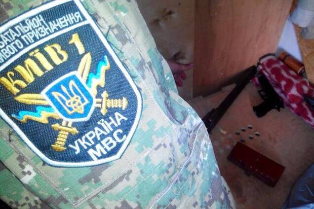 Милиция изъяла оружие у жителей палаточного городка на Майдане