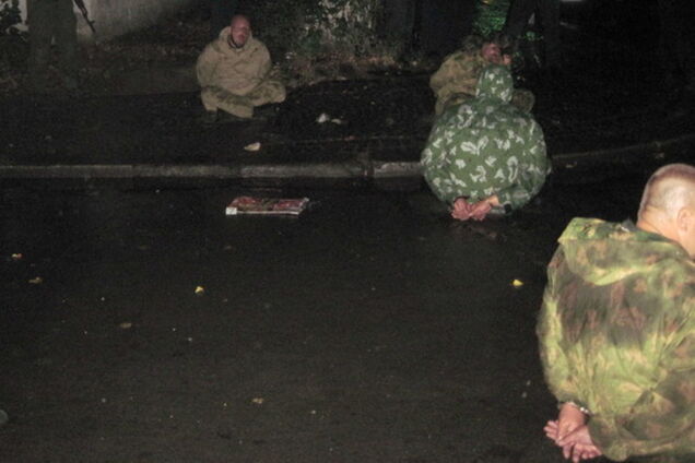 В Ужгороде люди в камуфляже пытались проникнуть в управление СБУ и стреляли по милиционерам