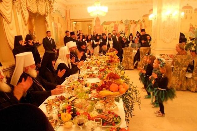 РПЦ одобрила ограничение продуктов и посоветовала россиянам довольствоваться малым